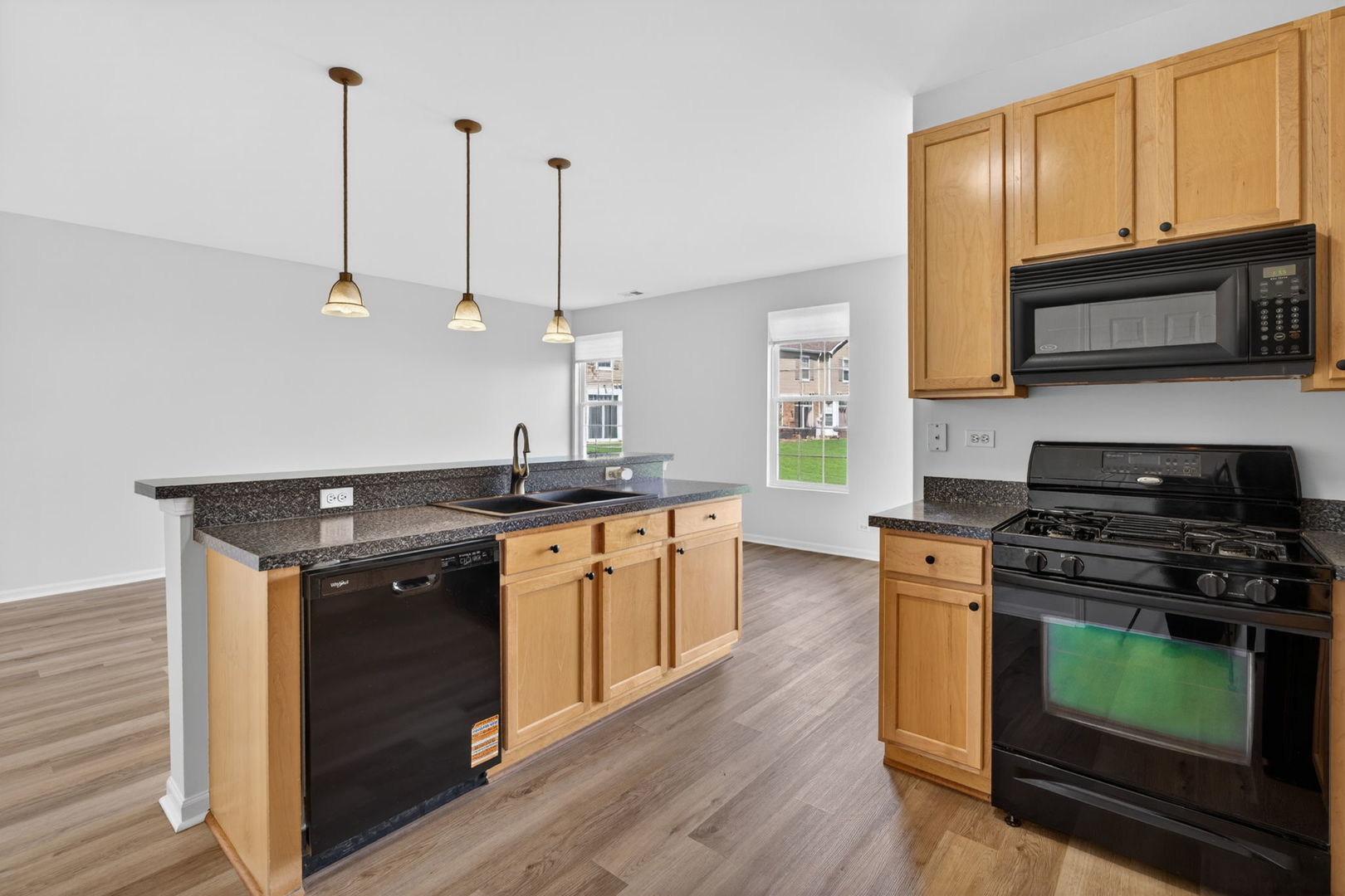 476 Brookside Drive, Oswego, IL 60543