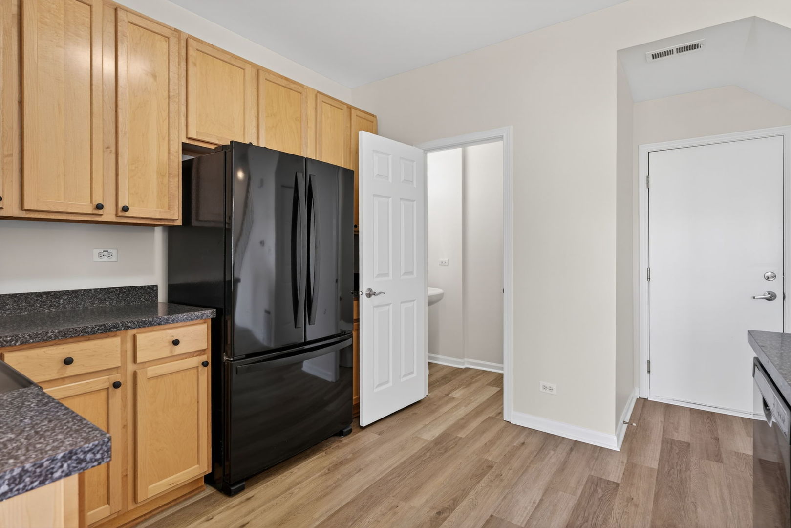 476 Brookside Drive, Oswego, IL 60543