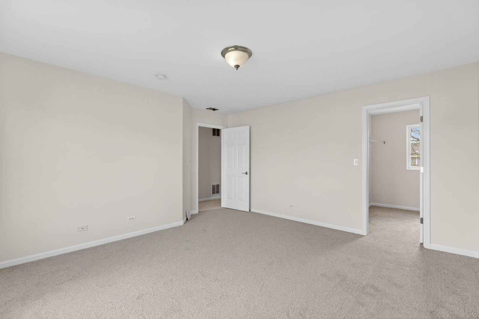 476 Brookside Drive, Oswego, IL 60543