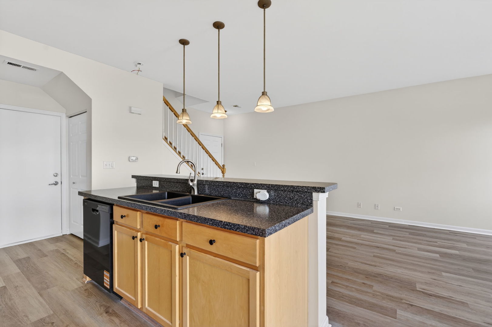 476 Brookside Drive, Oswego, IL 60543