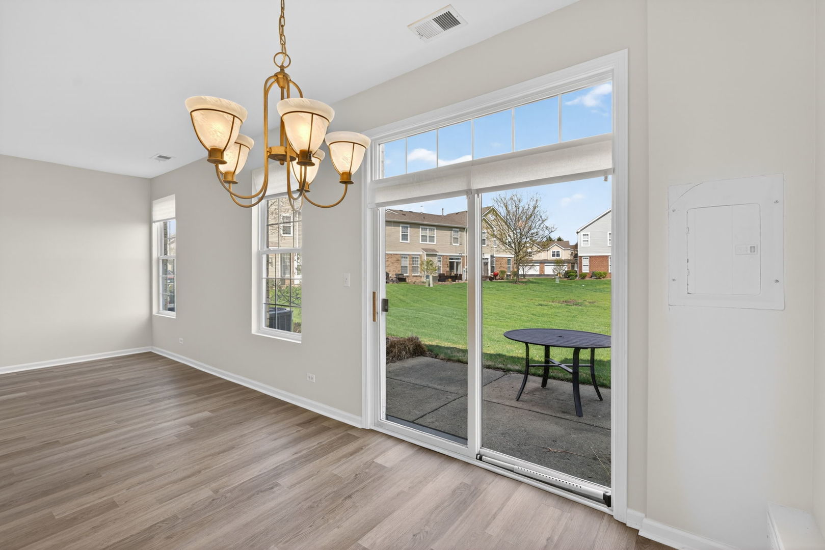 476 Brookside Drive, Oswego, IL 60543