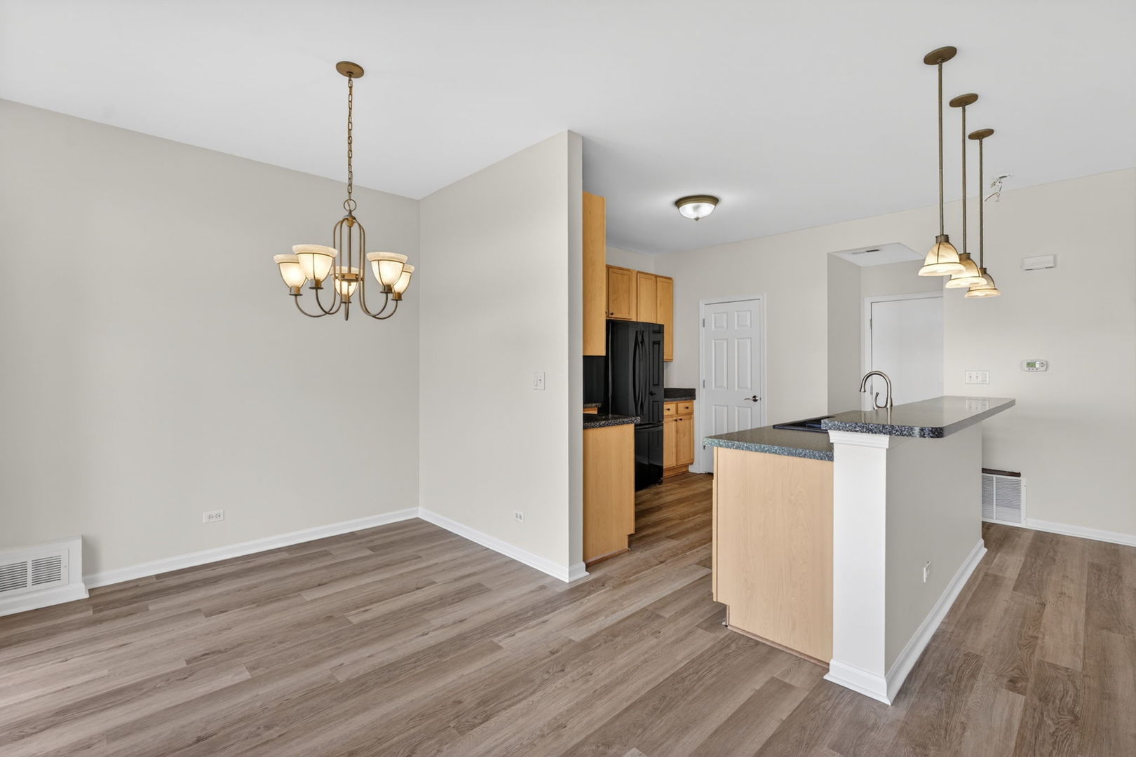 476 Brookside Drive, Oswego, IL 60543