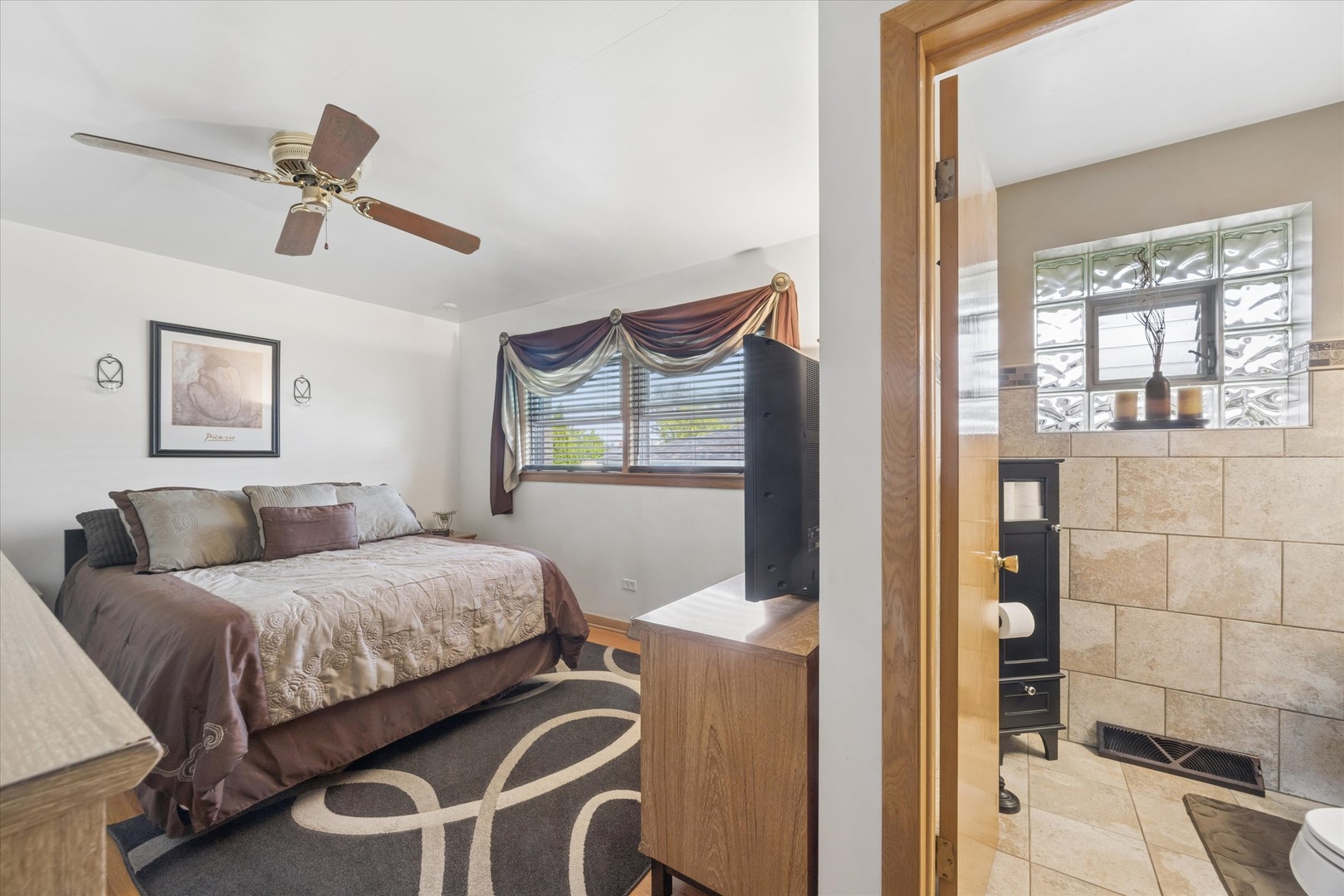 3029 Mayfair Avenue, Westchester, IL 60154