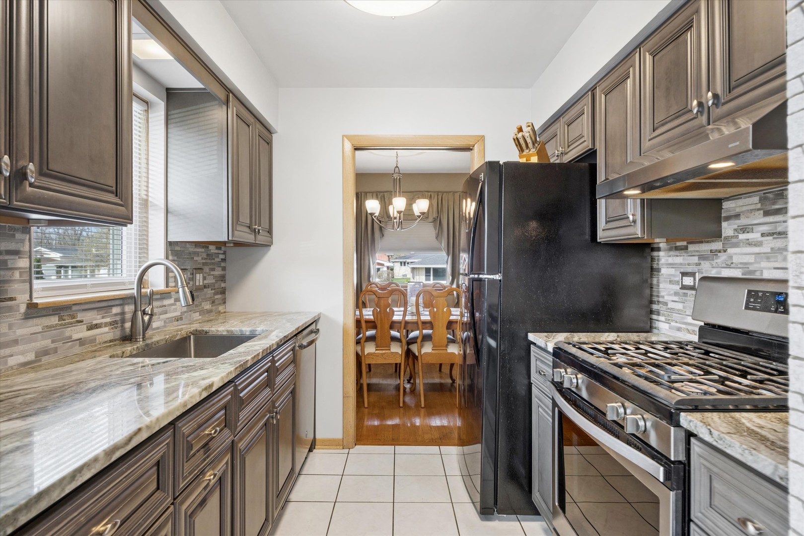 3029 Mayfair Avenue, Westchester, IL 60154