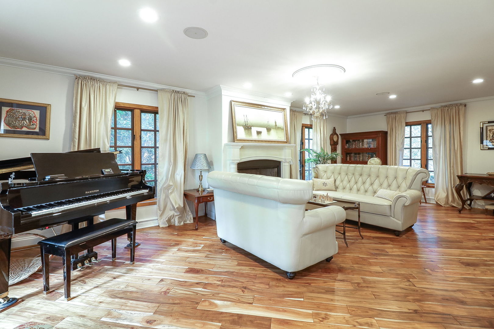 39 Mockingbird Lane, Oak Brook, IL 60523