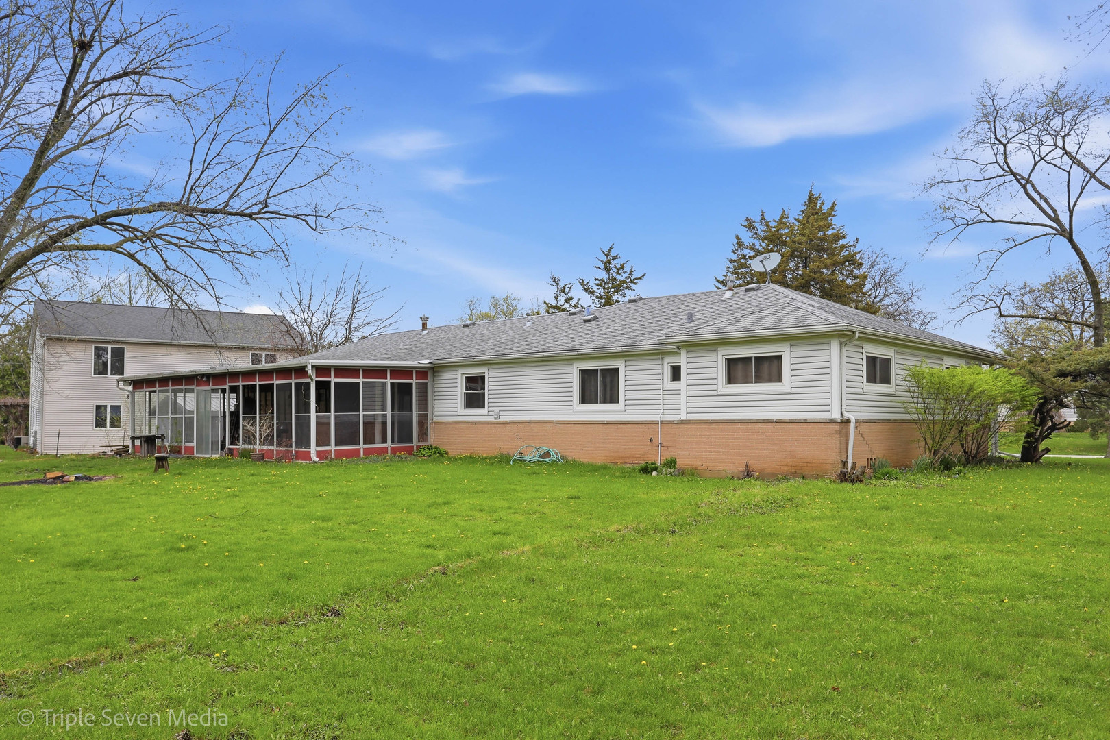 1000 N Bluebonnet Lane, Hoffman Estates, IL 60169