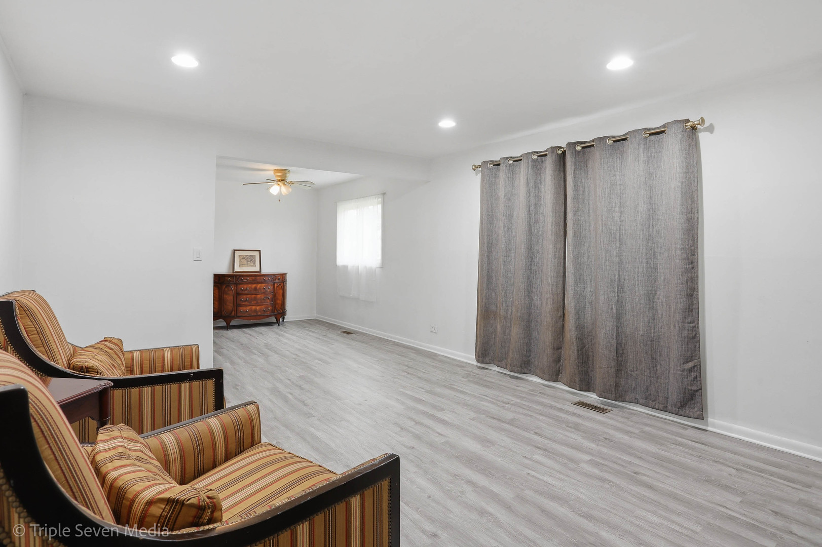 1000 N Bluebonnet Lane, Hoffman Estates, IL 60169