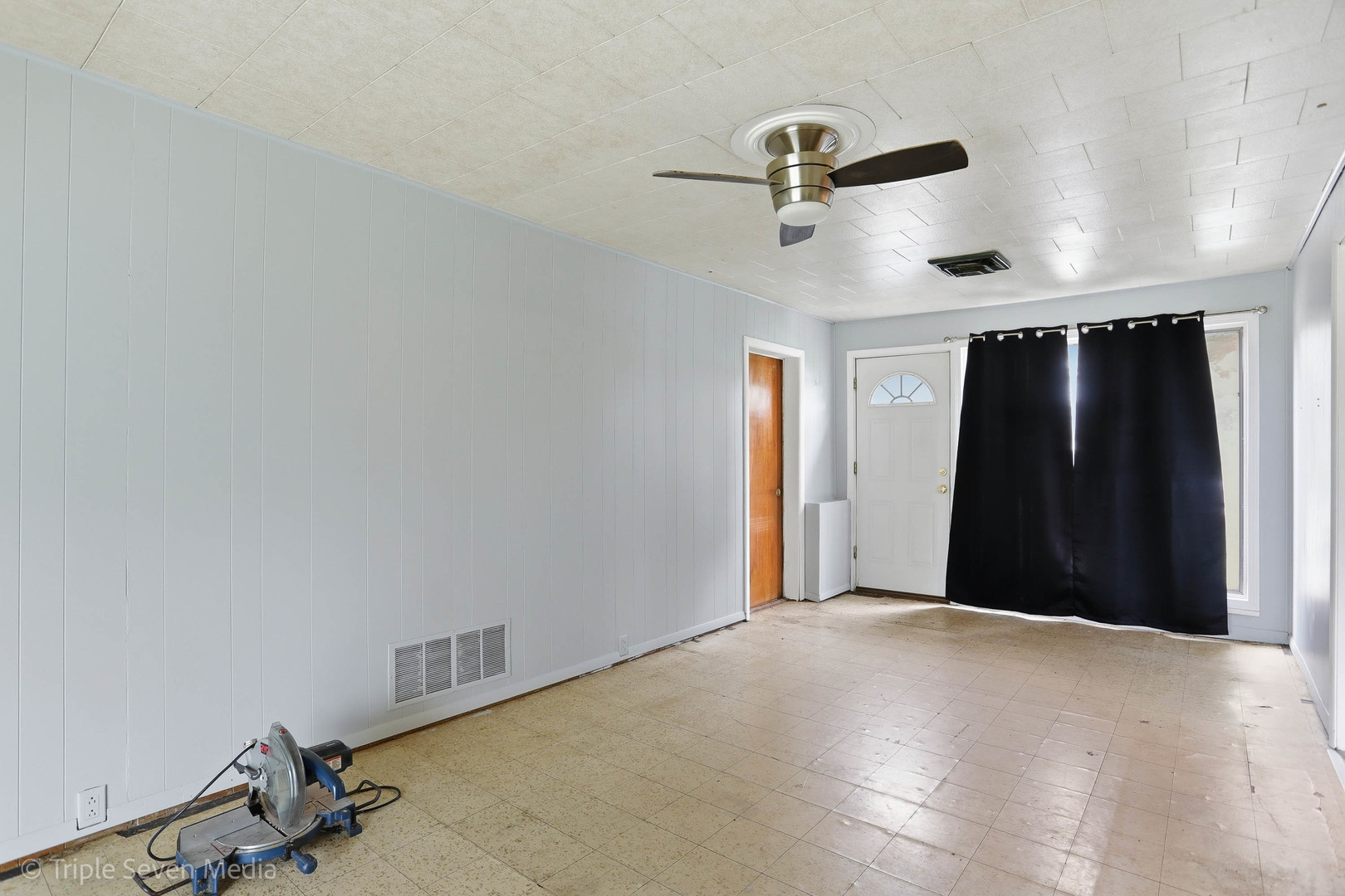 1000 N Bluebonnet Lane, Hoffman Estates, IL 60169