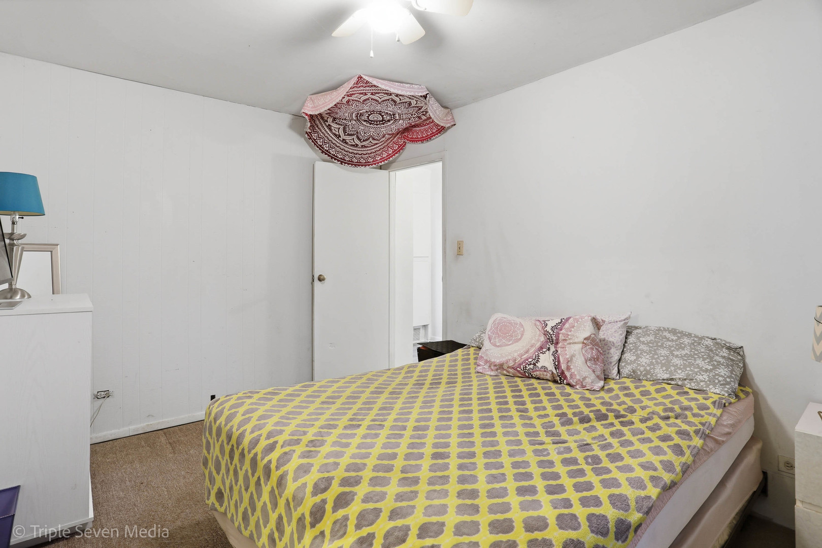 1000 N Bluebonnet Lane, Hoffman Estates, IL 60169