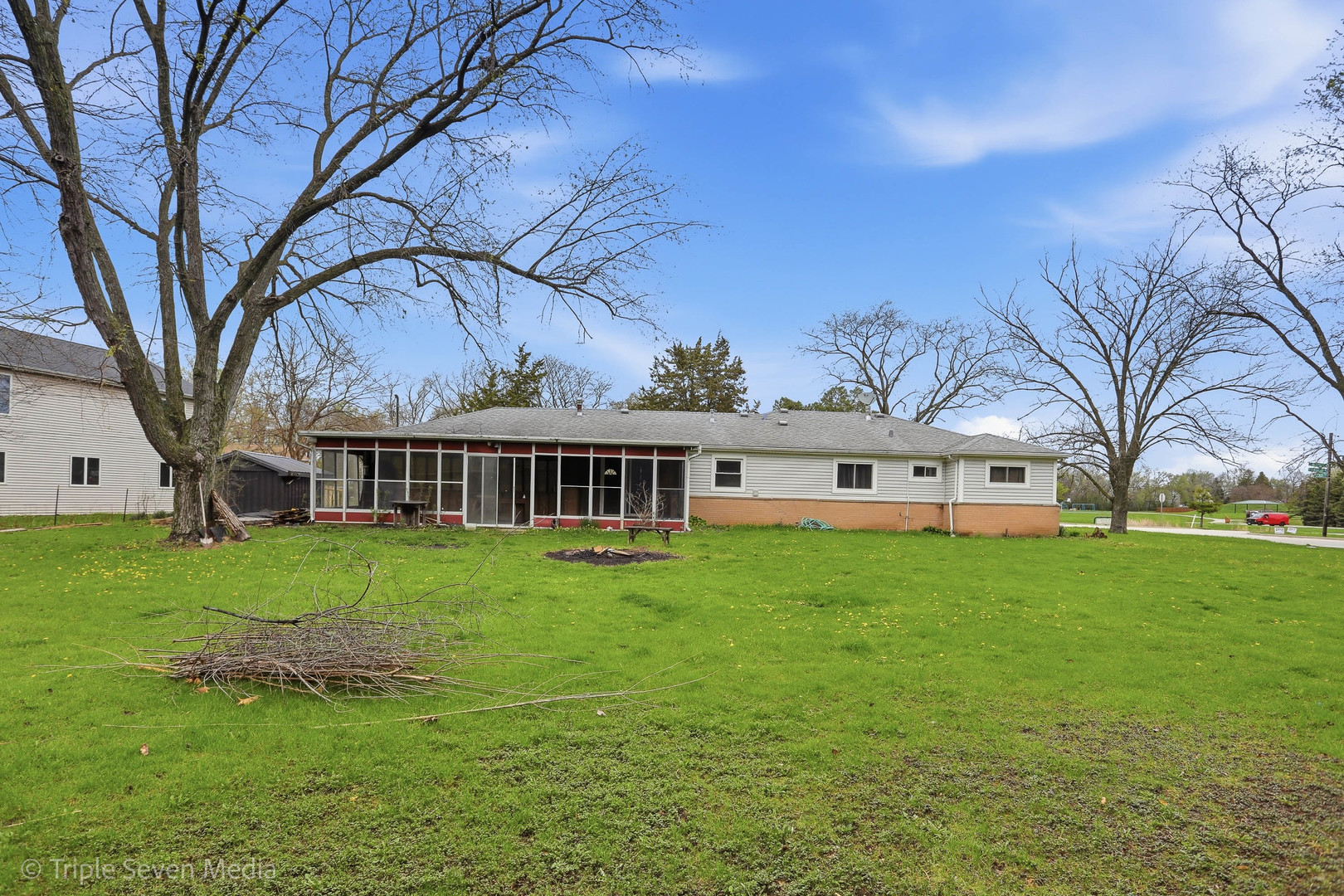 1000 N Bluebonnet Lane, Hoffman Estates, IL 60169