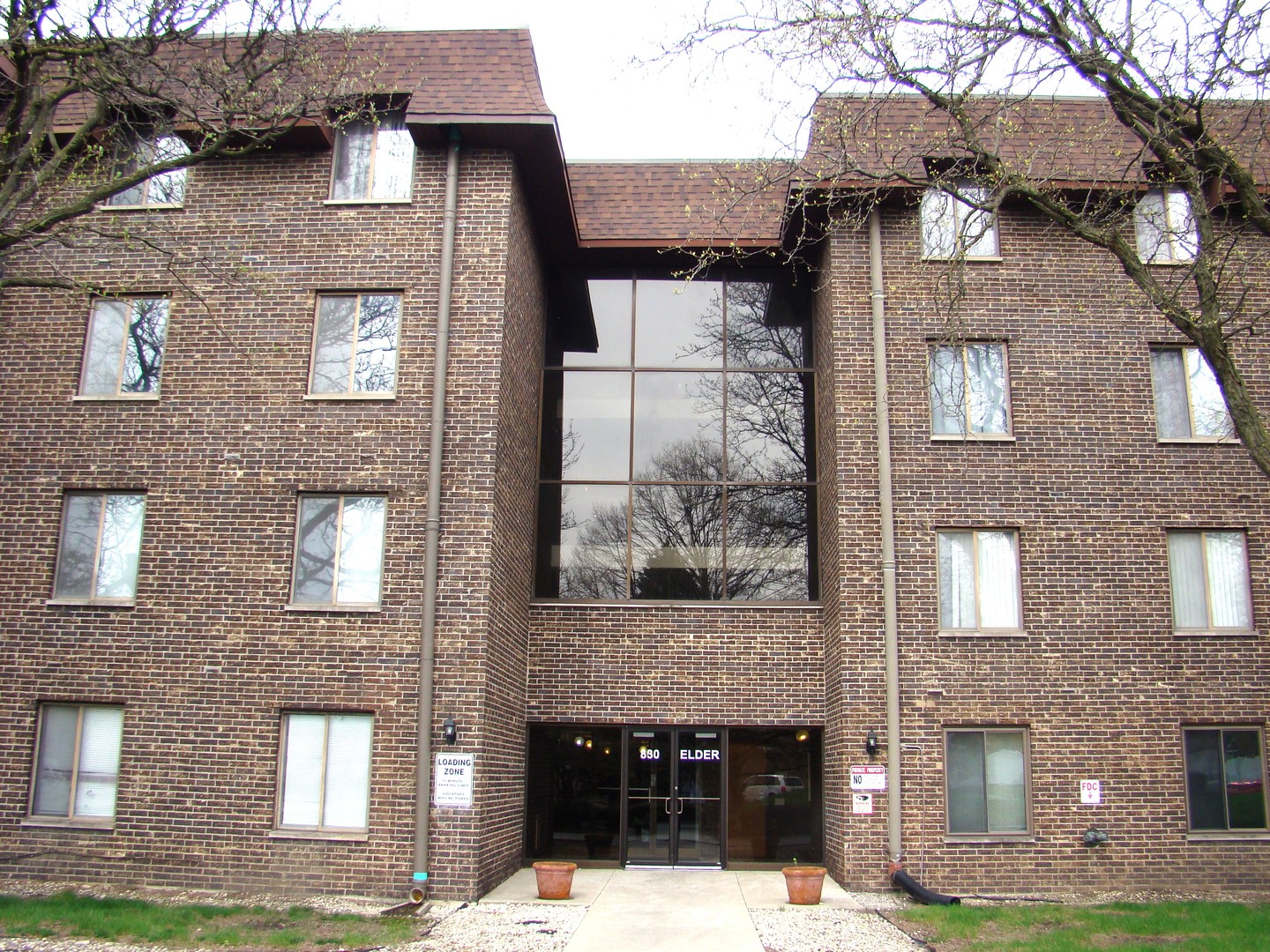 830 Elder Road #B202, Homewood, IL 60430