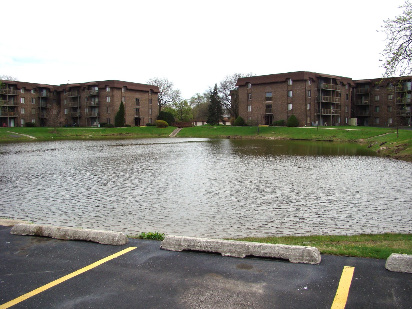 830 Elder Road #B202, Homewood, IL 60430