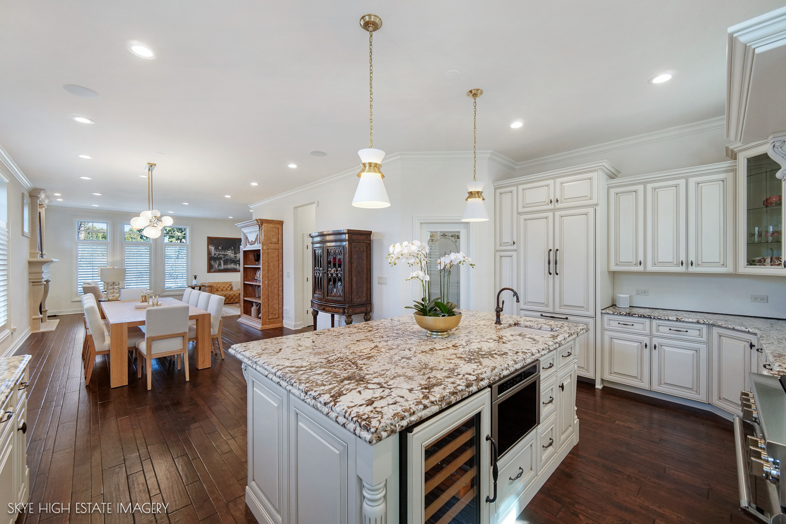 1 Willowcrest Drive, Oak Brook, IL 60523