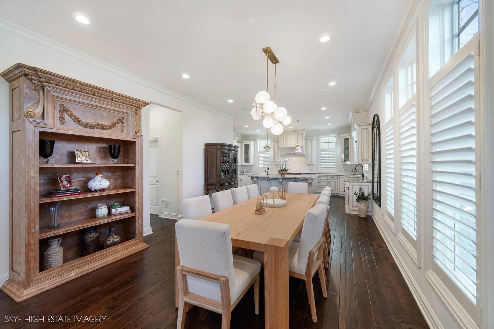 1 Willowcrest Drive, Oak Brook, IL 60523