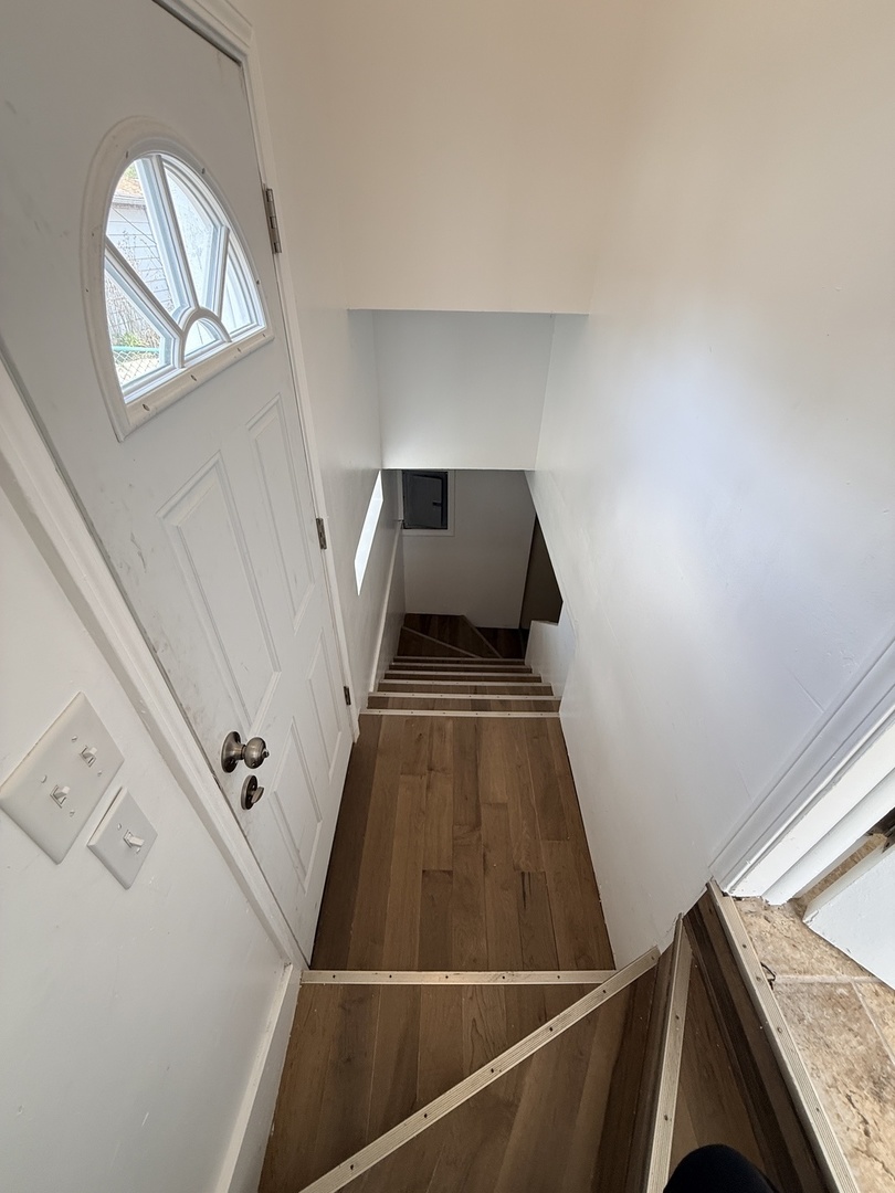 8958 S Oglesby Avenue, Chicago, IL 60617