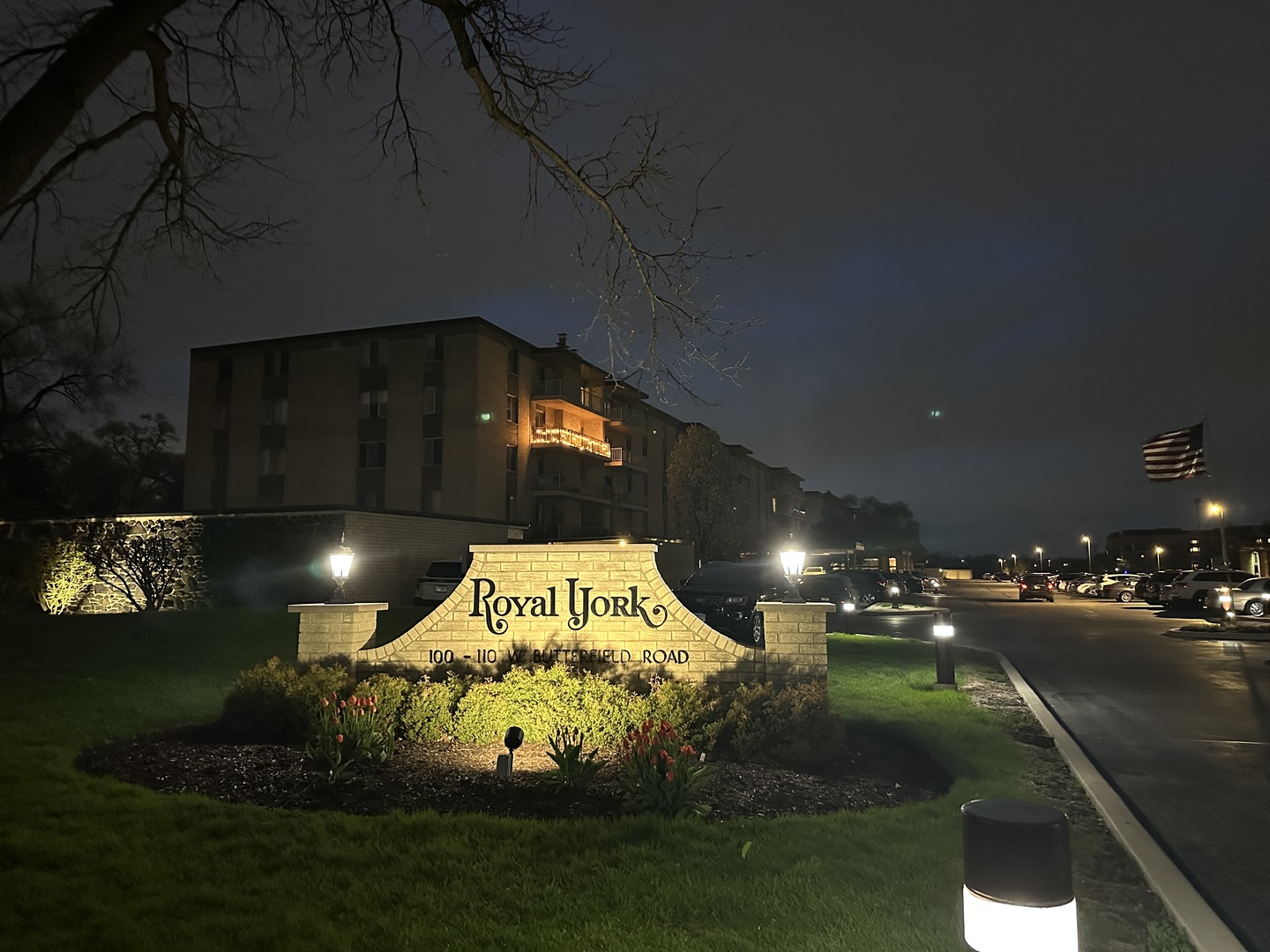 110 W Butterfield Road #402S, Elmhurst, IL 60126