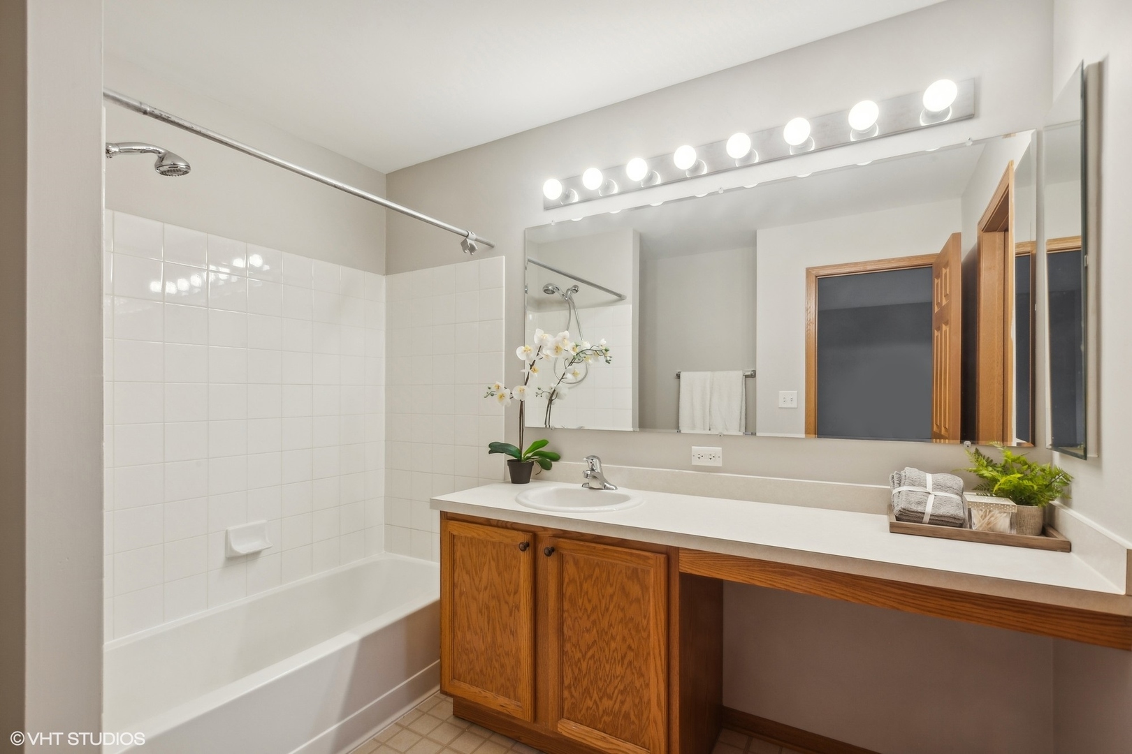 2531 Congress Avenue #2531, Aurora, IL 60503