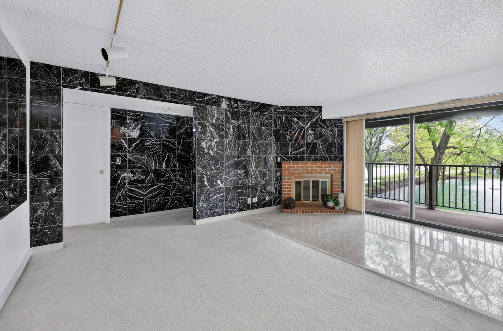 8212 Anchor Drive #508, Woodridge, IL 60517