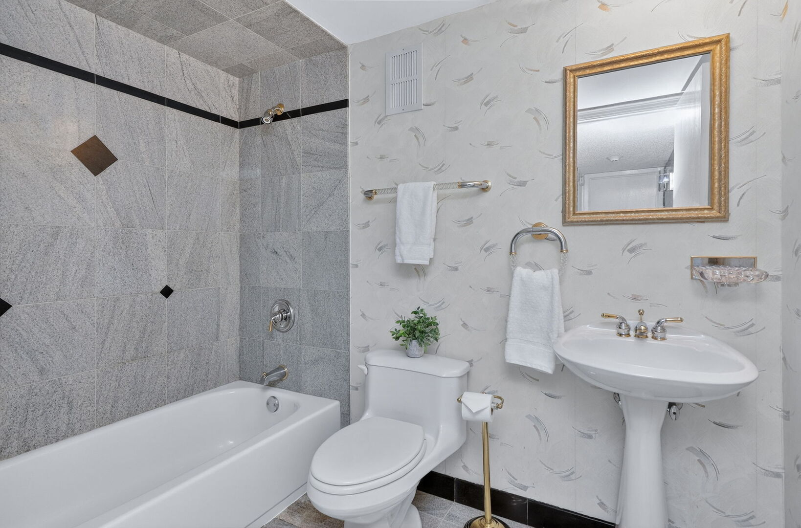 8212 Anchor Drive #508, Woodridge, IL 60517