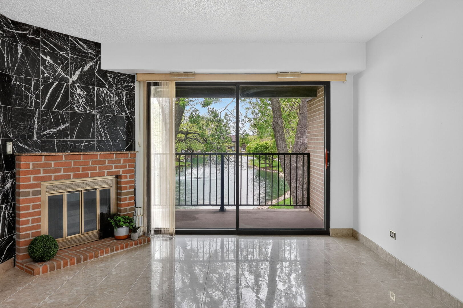 8212 Anchor Drive #508, Woodridge, IL 60517