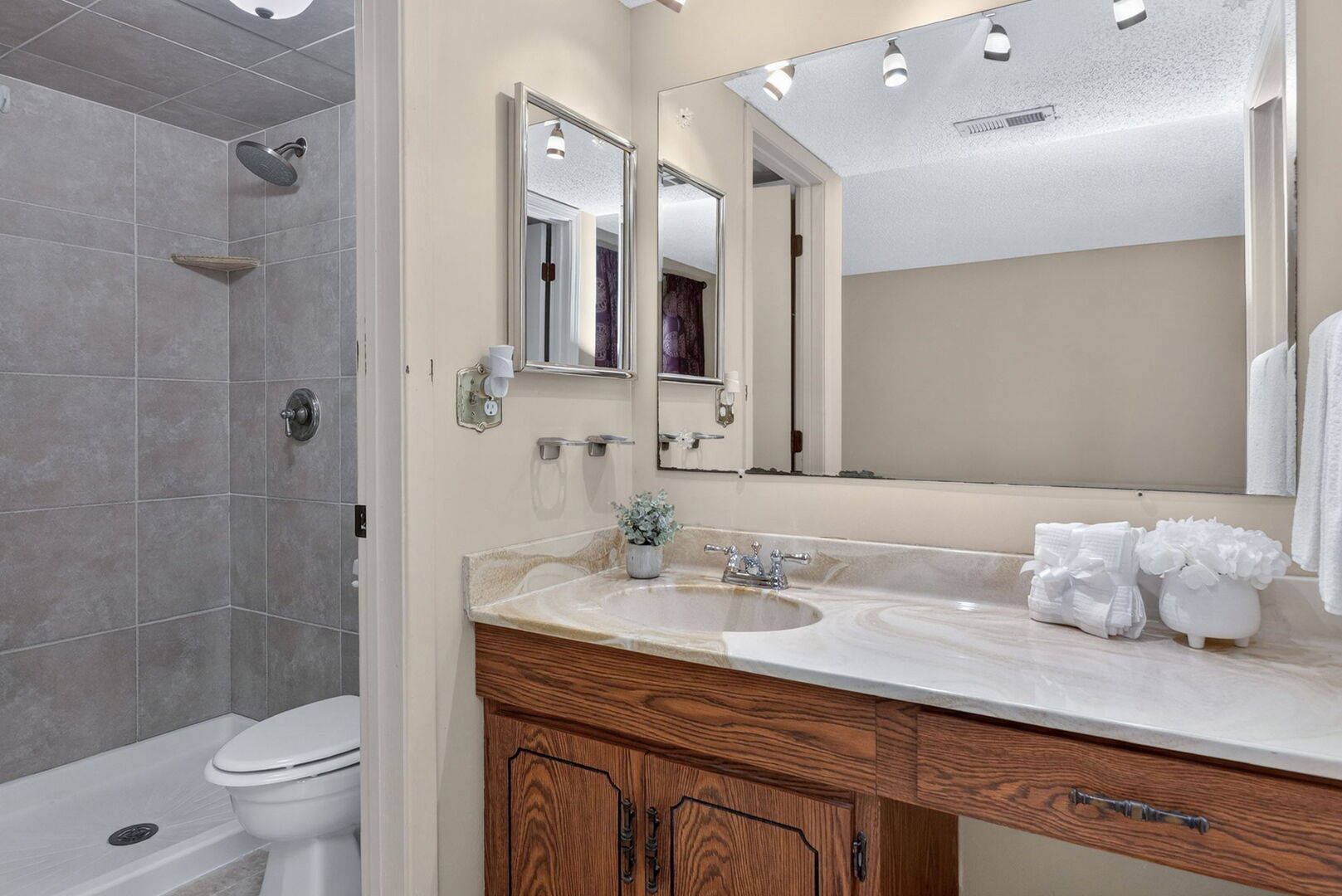 8212 Anchor Drive #508, Woodridge, IL 60517