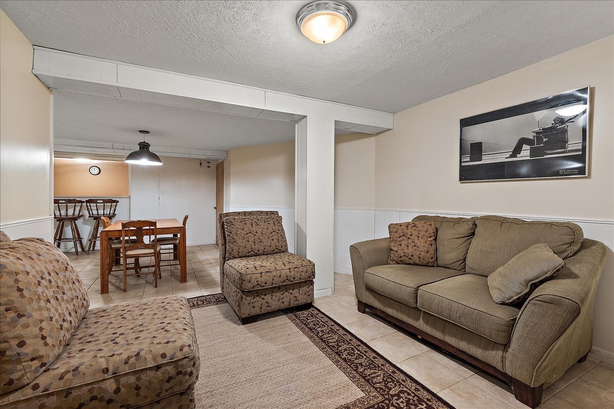 1314 Bunker Avenue, Flossmoor, IL 60422