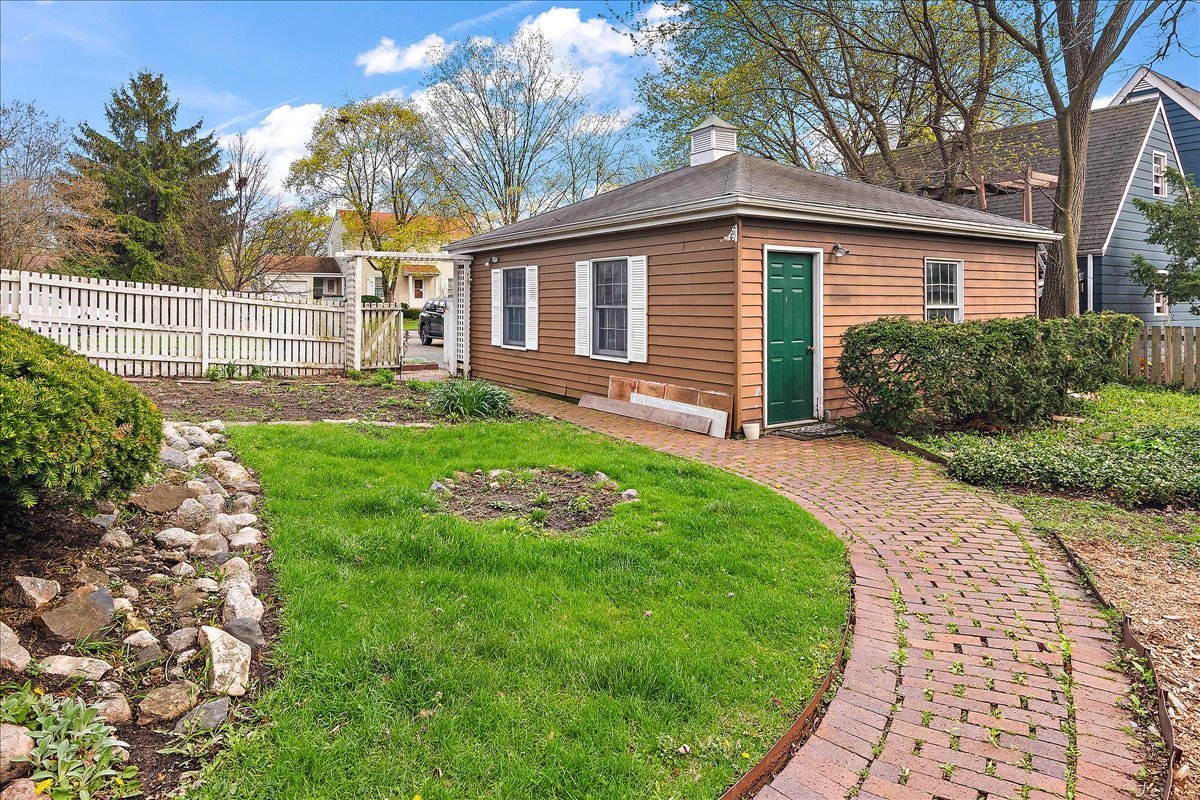 1314 Bunker Avenue, Flossmoor, IL 60422