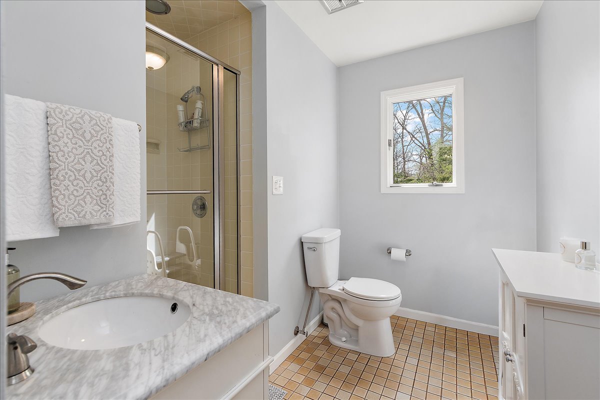 1314 Bunker Avenue, Flossmoor, IL 60422