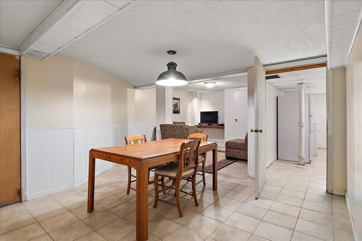 1314 Bunker Avenue, Flossmoor, IL 60422