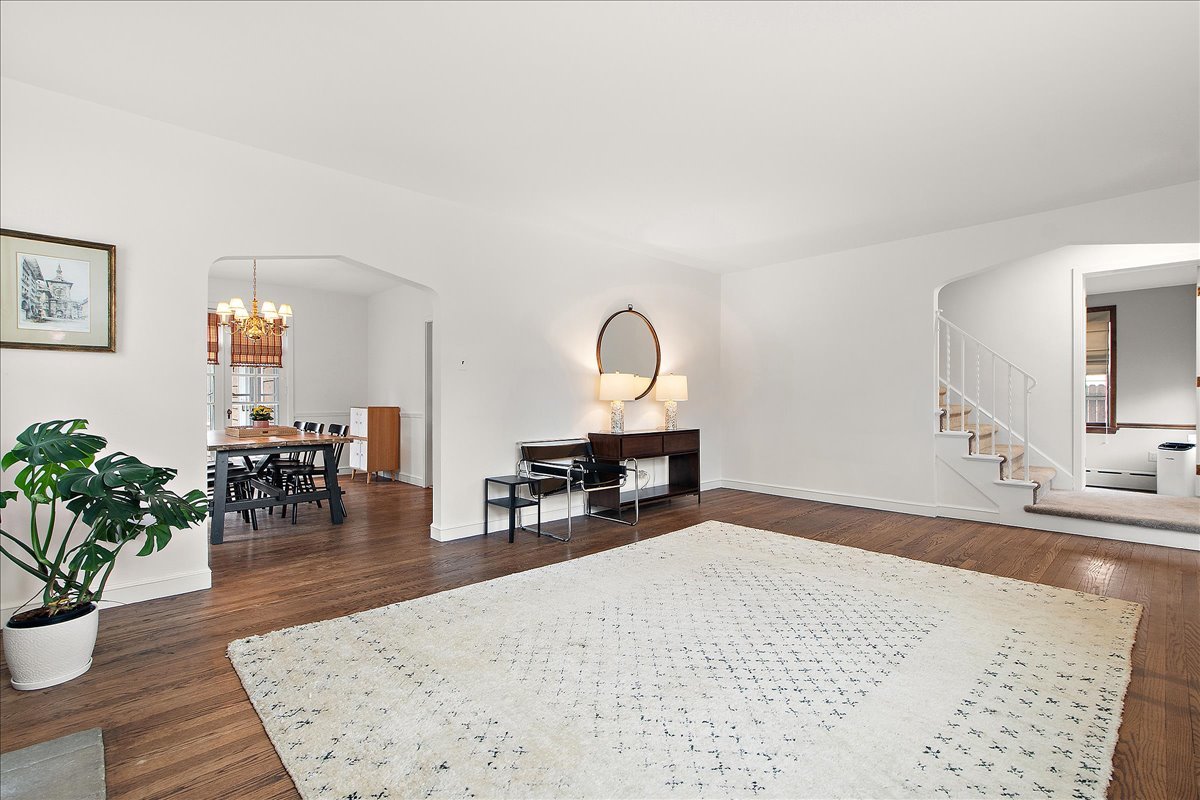 1314 Bunker Avenue, Flossmoor, IL 60422