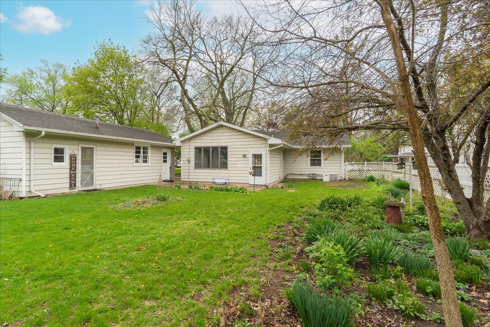 708 Market Street, Henry, IL 61537