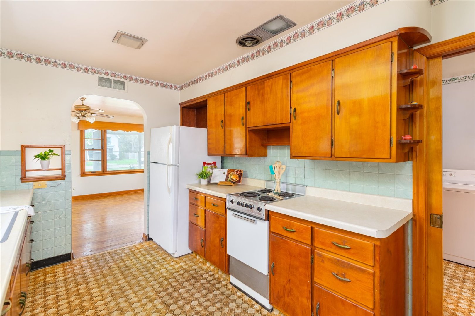 708 Market Street, Henry, IL 61537