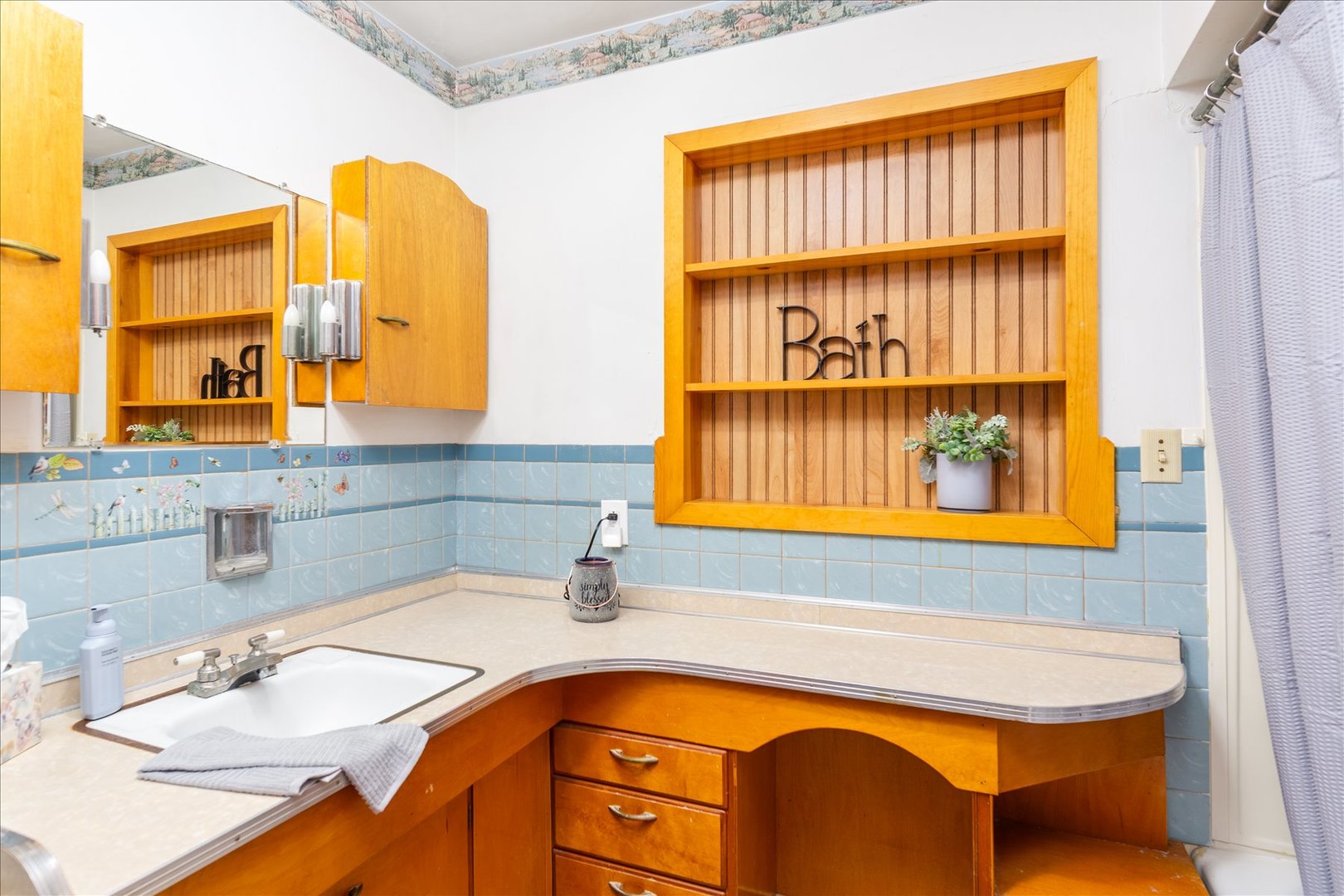 708 Market Street, Henry, IL 61537