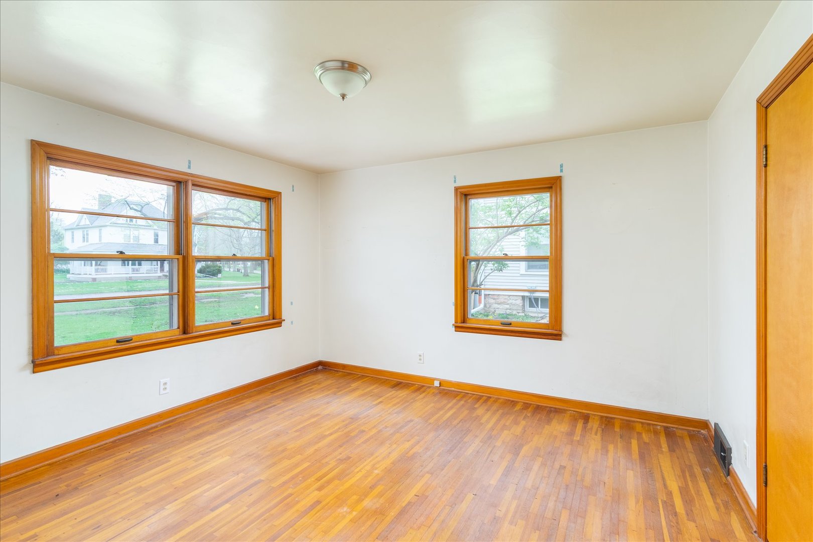 708 Market Street, Henry, IL 61537