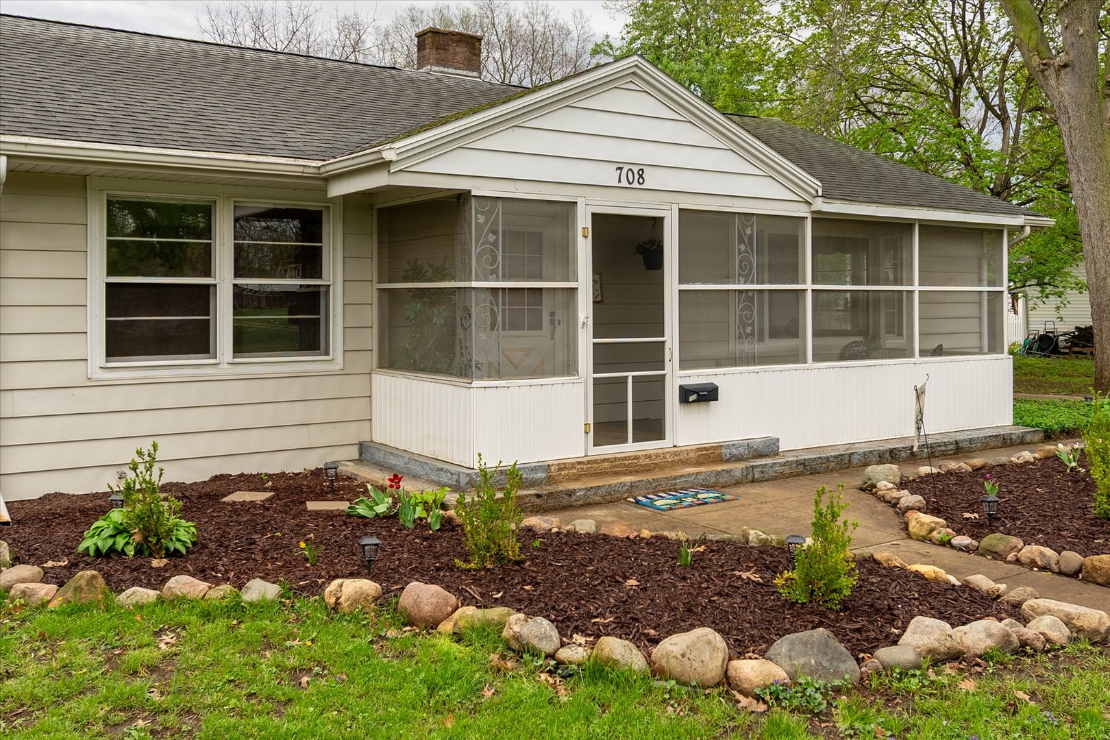 708 Market Street, Henry, IL 61537