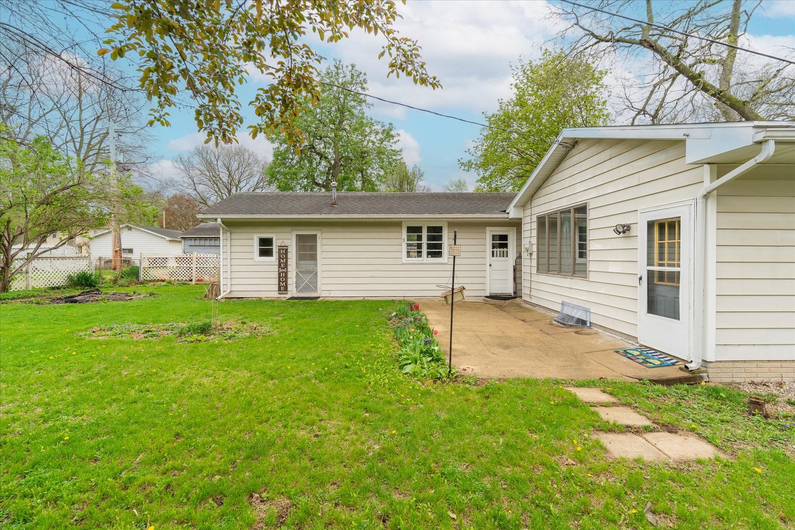 708 Market Street, Henry, IL 61537