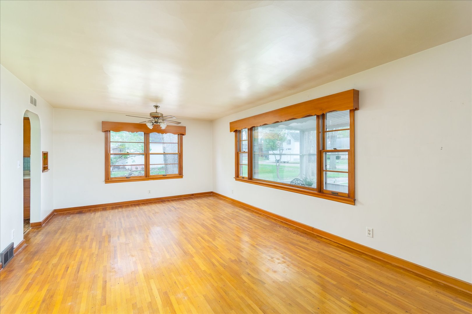 708 Market Street, Henry, IL 61537