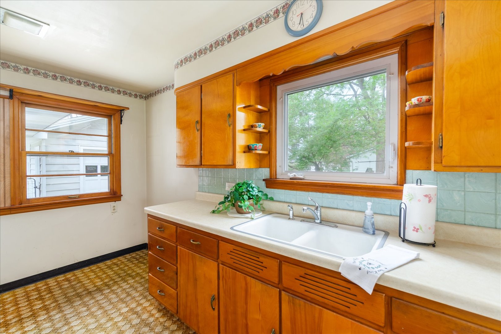 708 Market Street, Henry, IL 61537