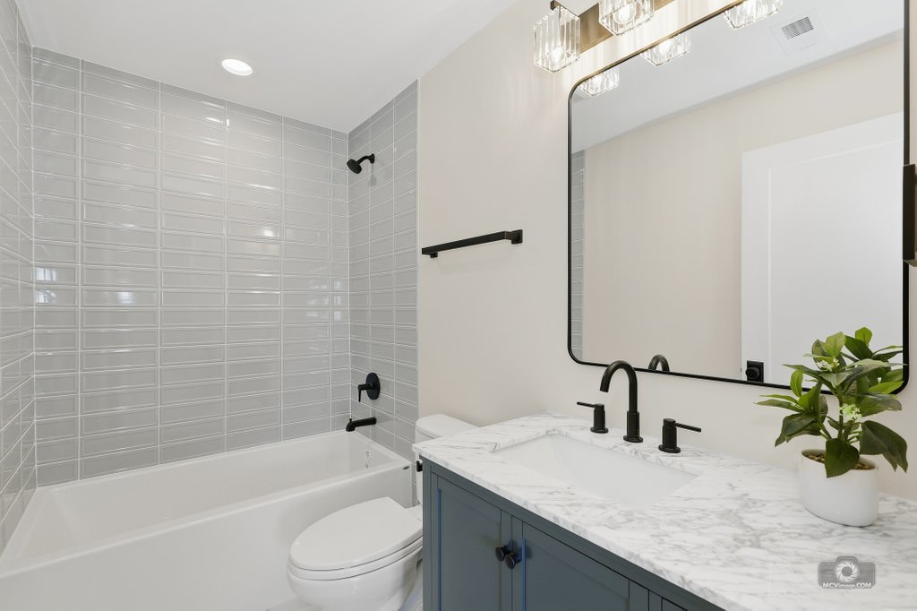 1432 Oak Bluff Lane, Lemont, IL 60439