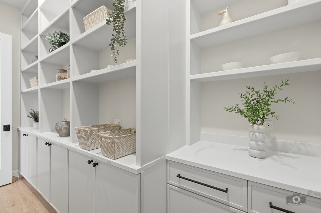 1432 Oak Bluff Lane, Lemont, IL 60439