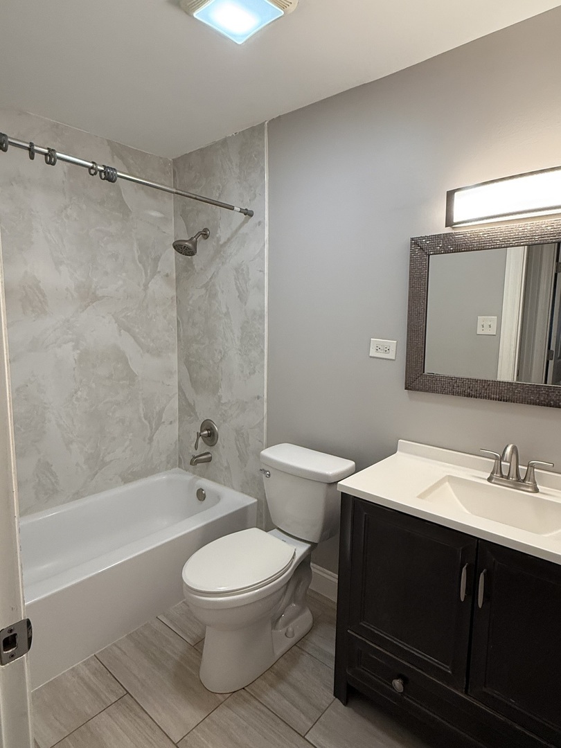 706 Marilyn Avenue #105, Glendale Heights, IL 60139