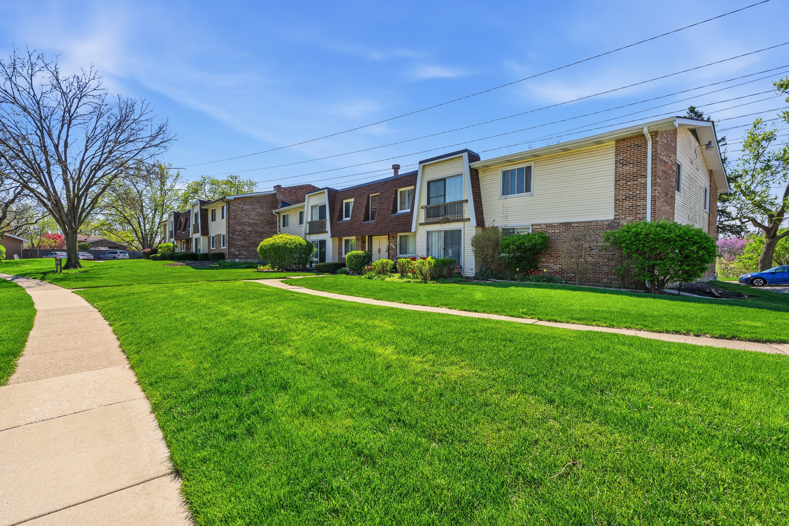 6818 Roberts Drive #3, Woodridge, IL 60517