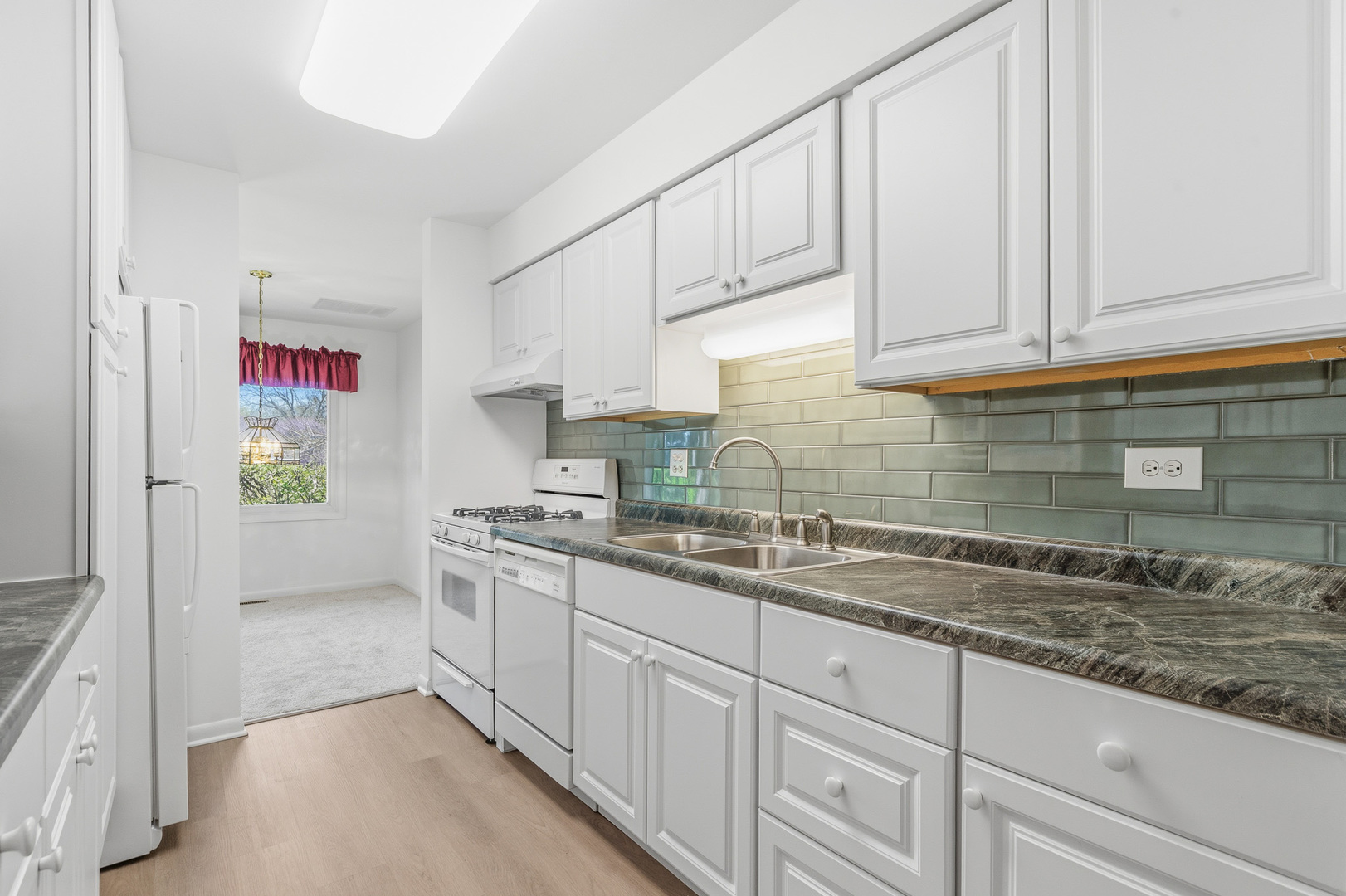 6818 Roberts Drive #3, Woodridge, IL 60517