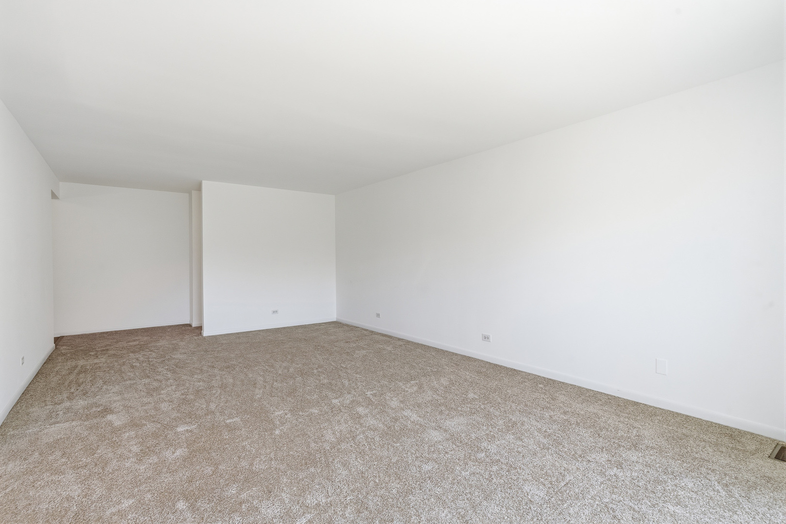 6818 Roberts Drive #3, Woodridge, IL 60517