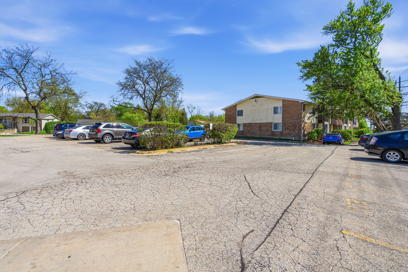 6818 Roberts Drive #3, Woodridge, IL 60517