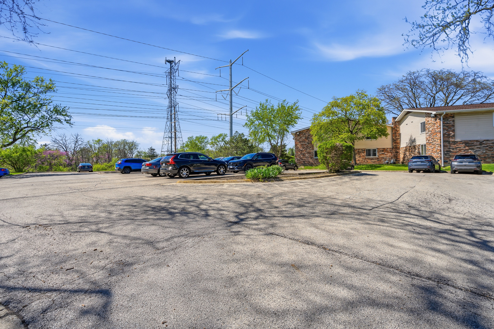 6818 Roberts Drive #3, Woodridge, IL 60517