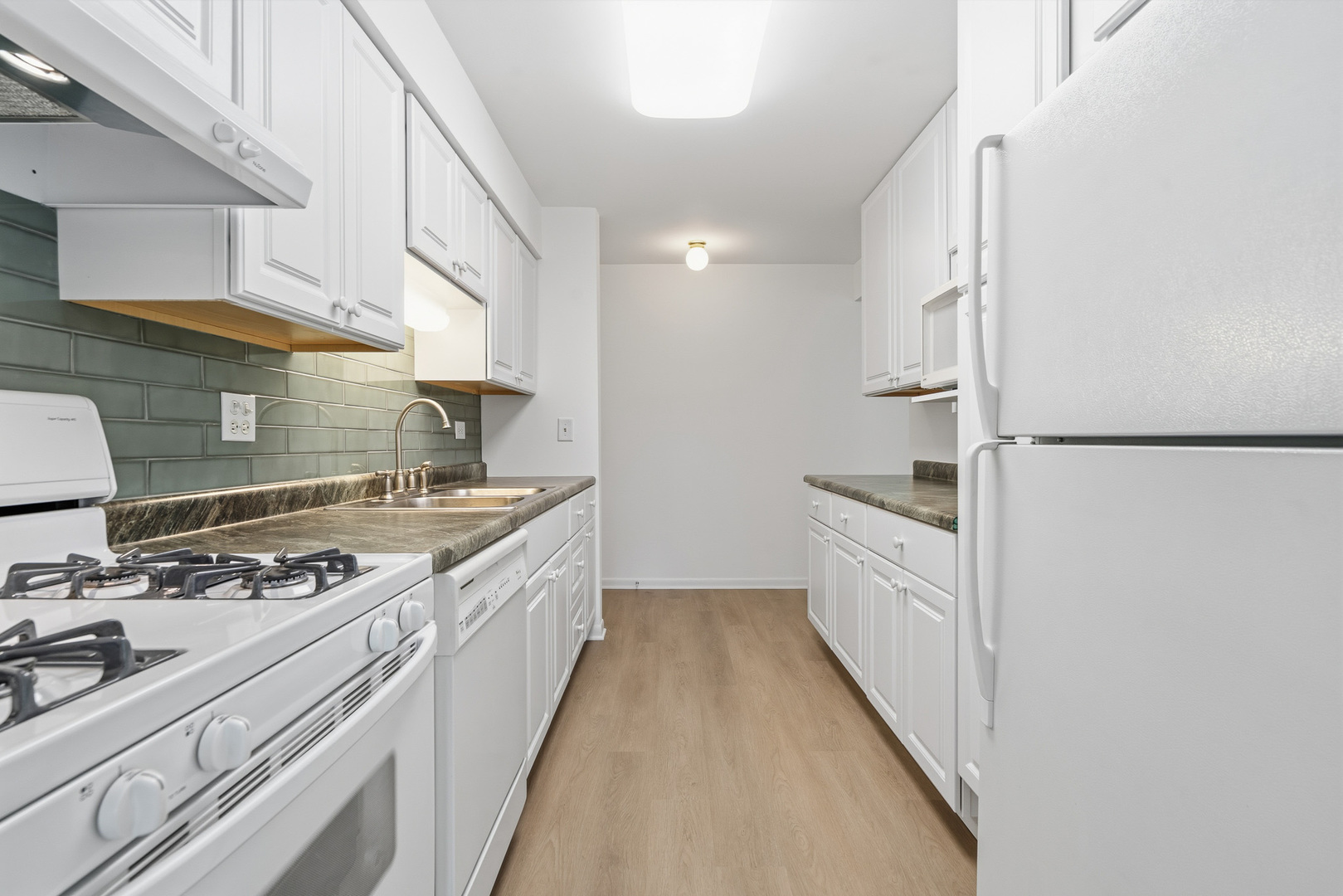 6818 Roberts Drive #3, Woodridge, IL 60517