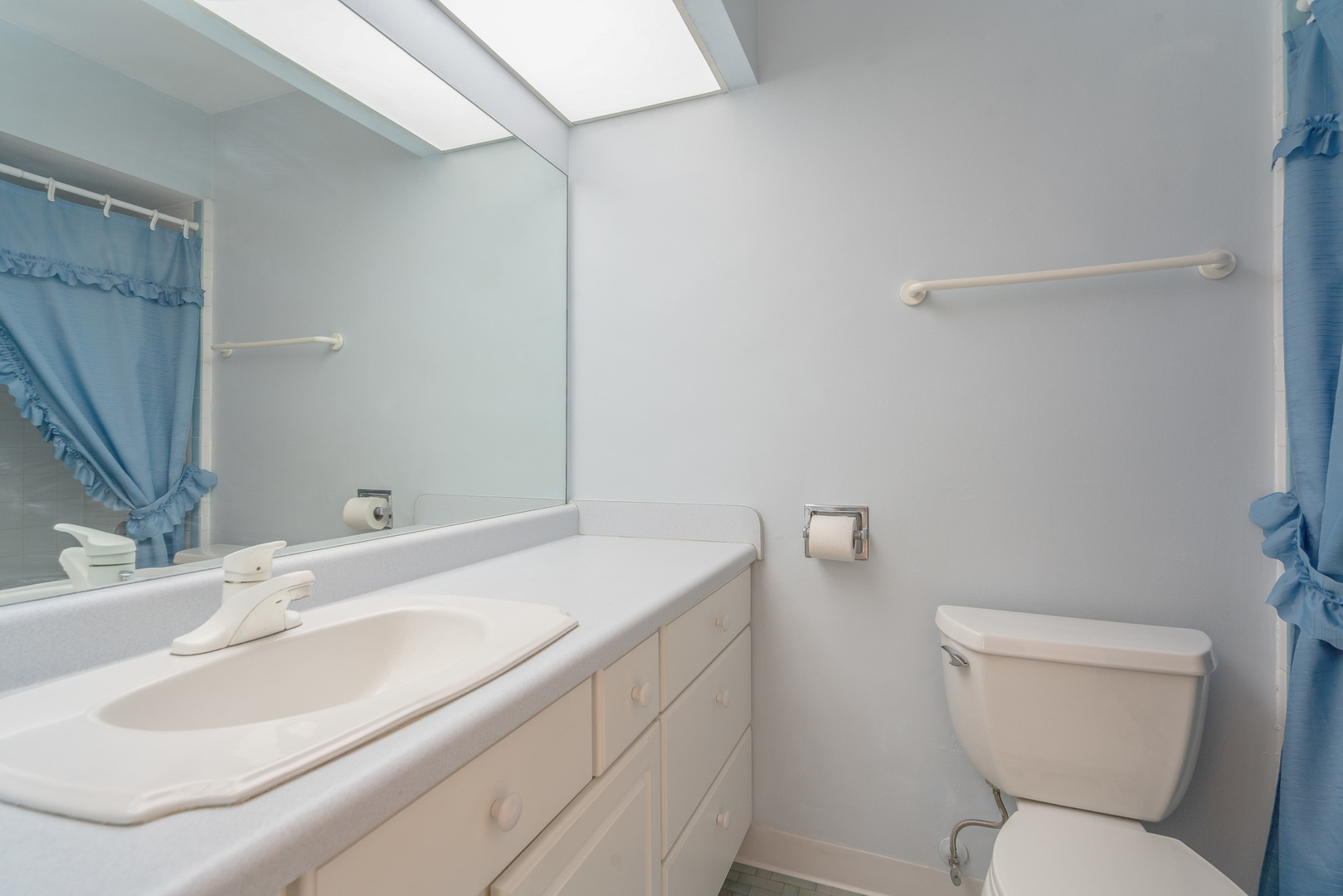 6818 Roberts Drive #3, Woodridge, IL 60517