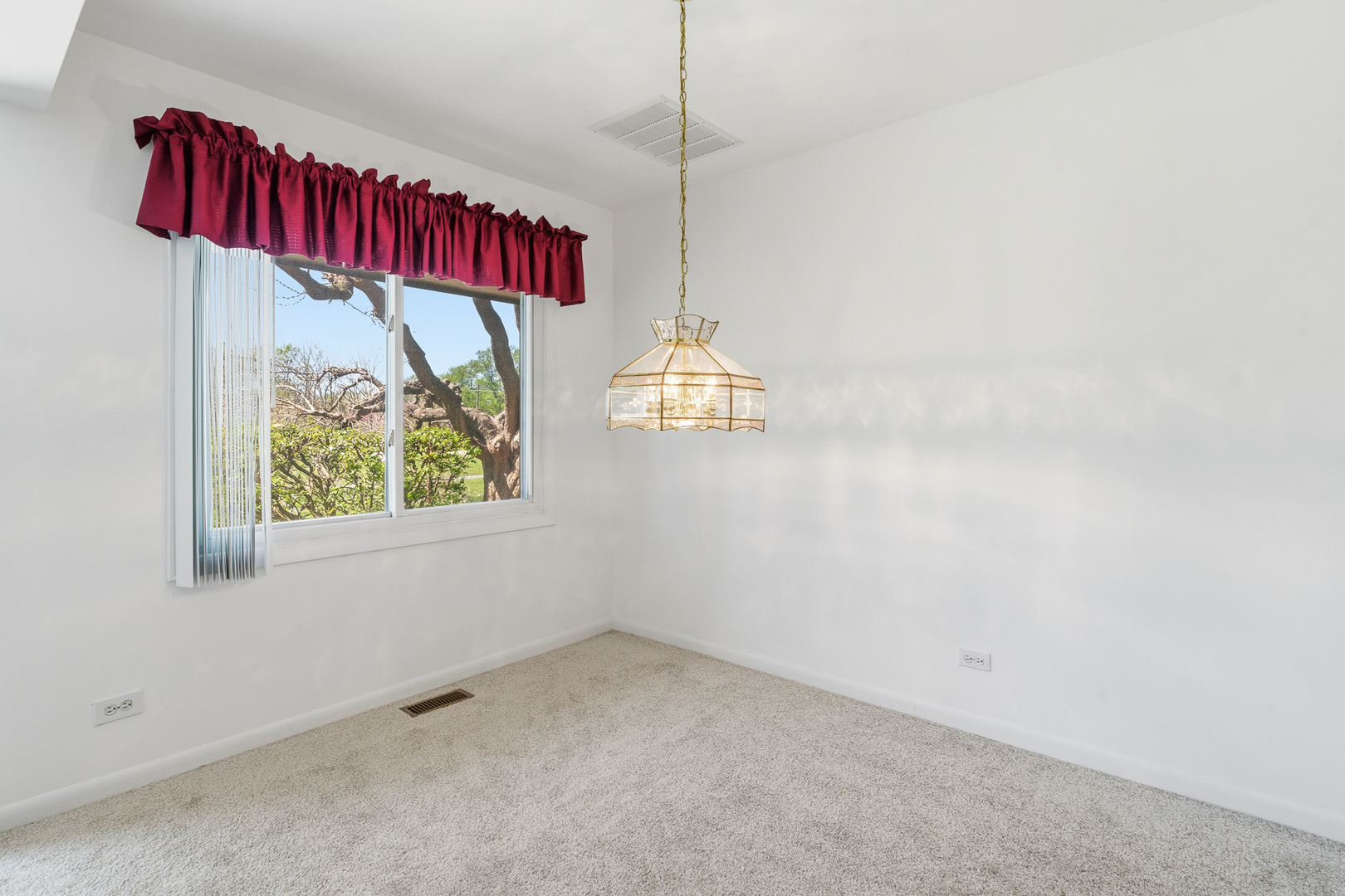 6818 Roberts Drive #3, Woodridge, IL 60517