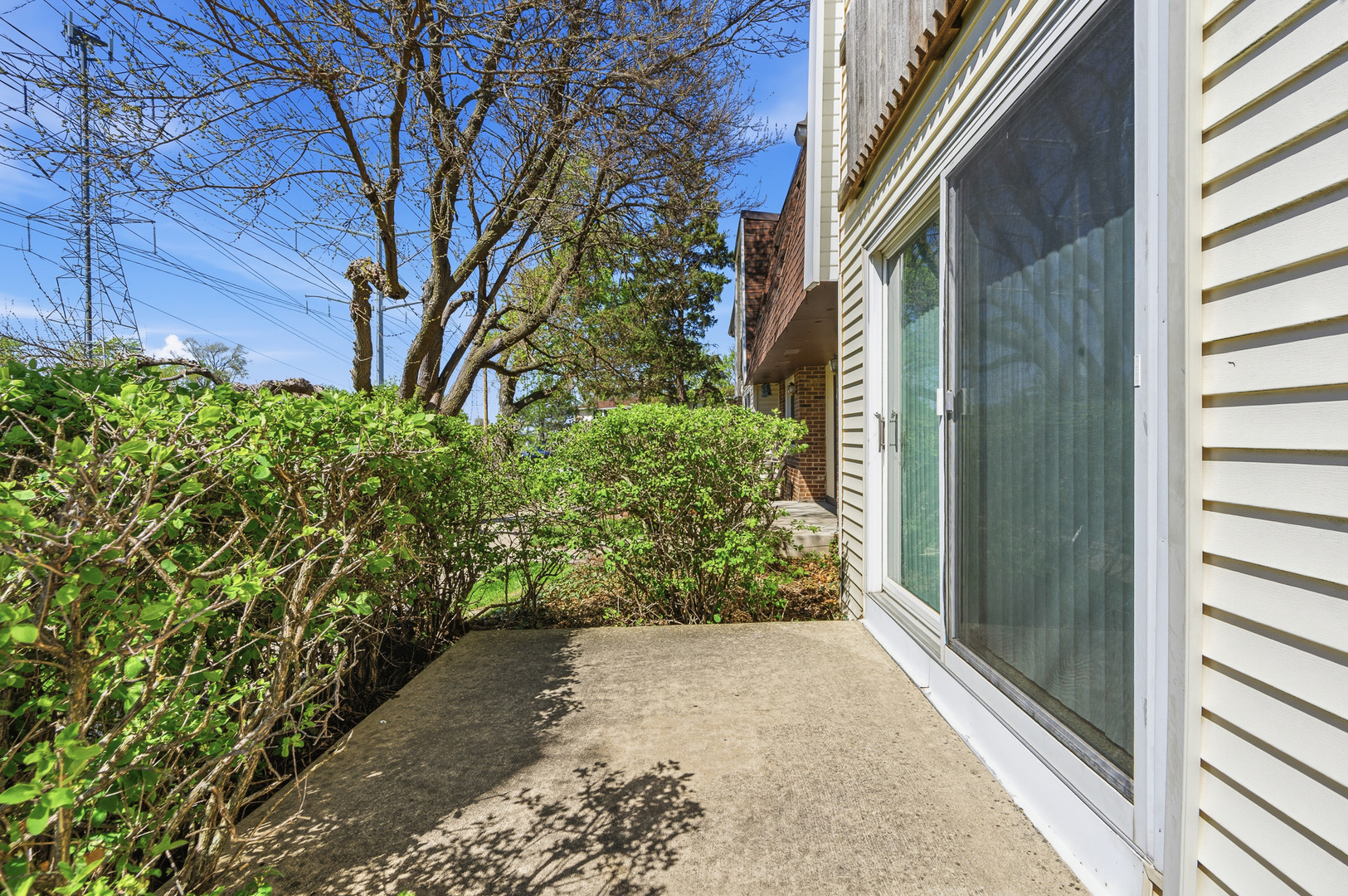 6818 Roberts Drive #3, Woodridge, IL 60517